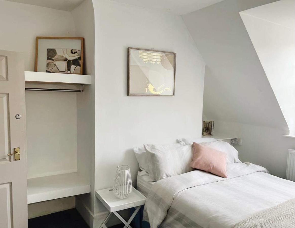 4 Bed Loft Apartment Overlooking Historic Town โทรว์บริดจ์ ภายนอก รูปภาพ